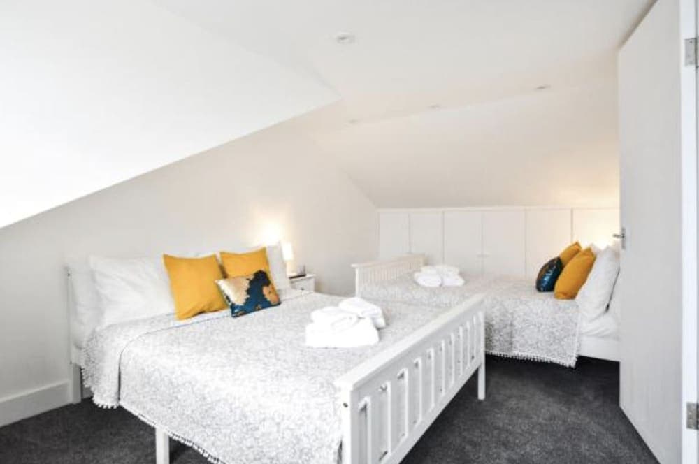 Maida Vale Queens Park Warwick Avenue