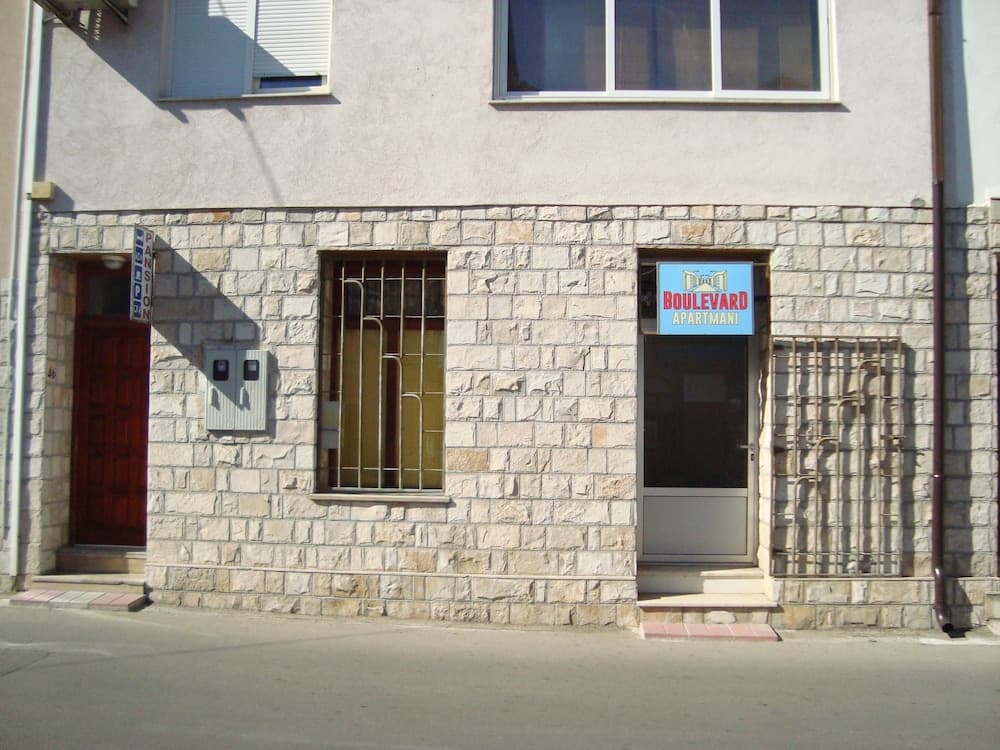 Konaklama yerinin ön cephesi