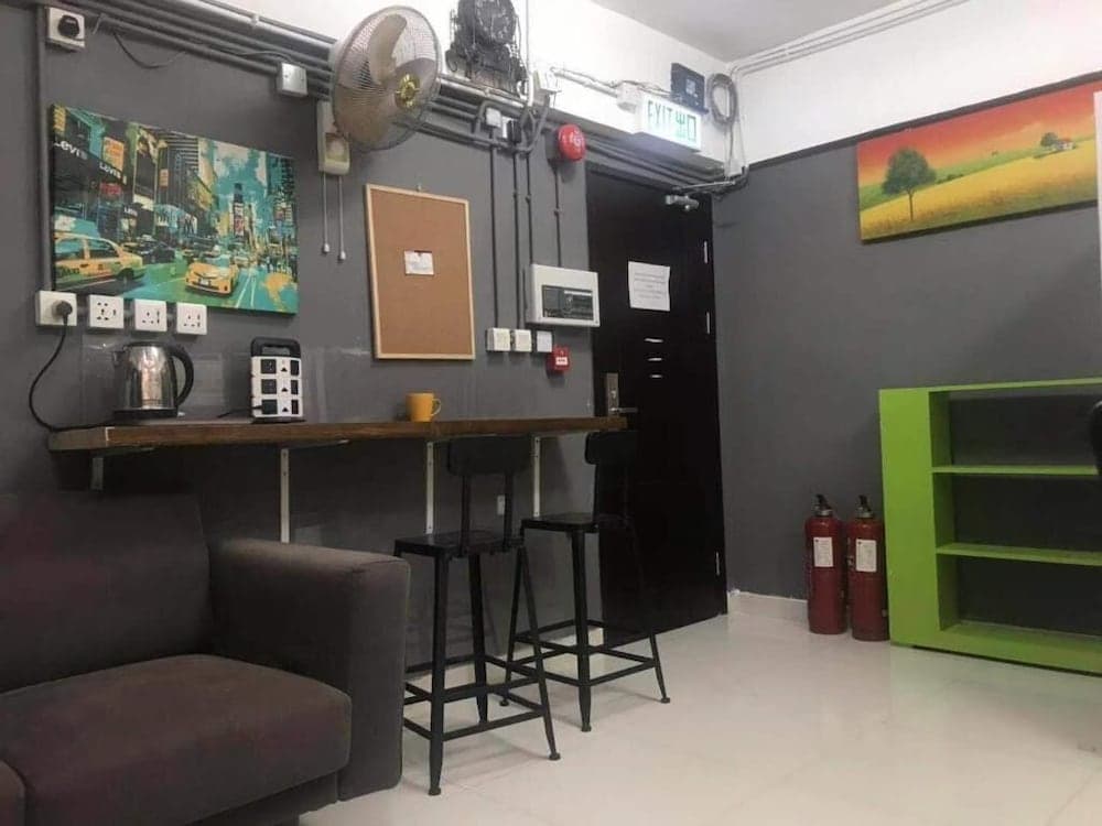 Hi Backpackers - Hong Kong Hostel Group