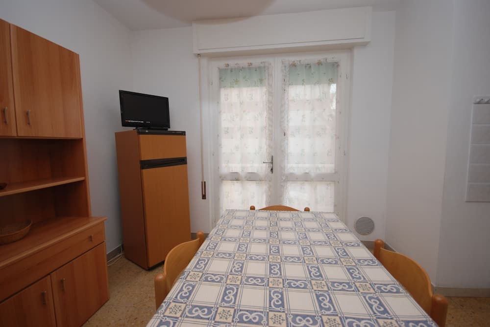 Odada yemek servisi