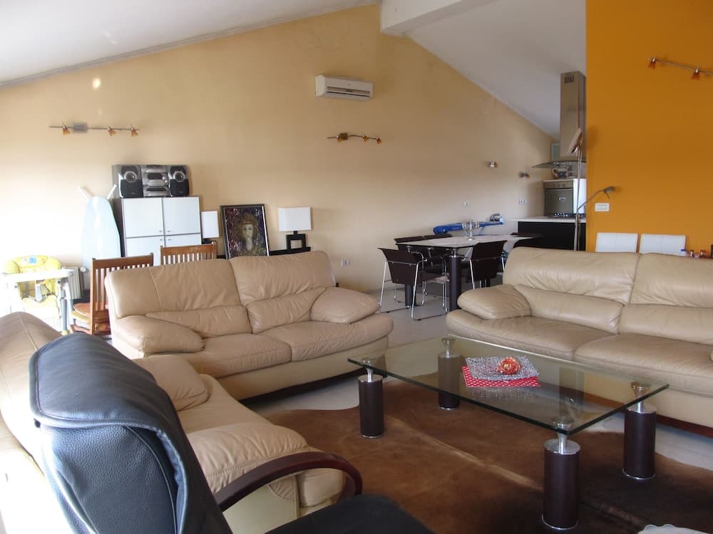 Apartment Flach