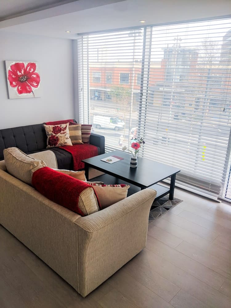 LT Grove Apartment - Stratford