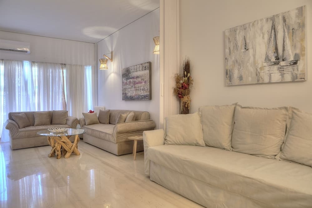 L' apartment blanc dans le centre de Glyfada