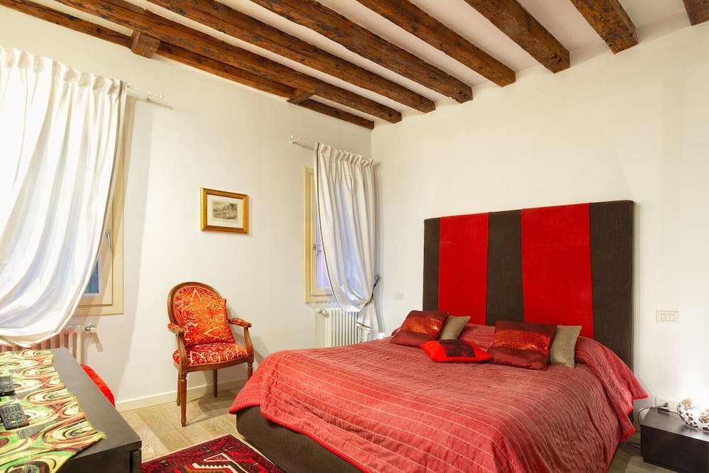 Venice Dream House Figaro