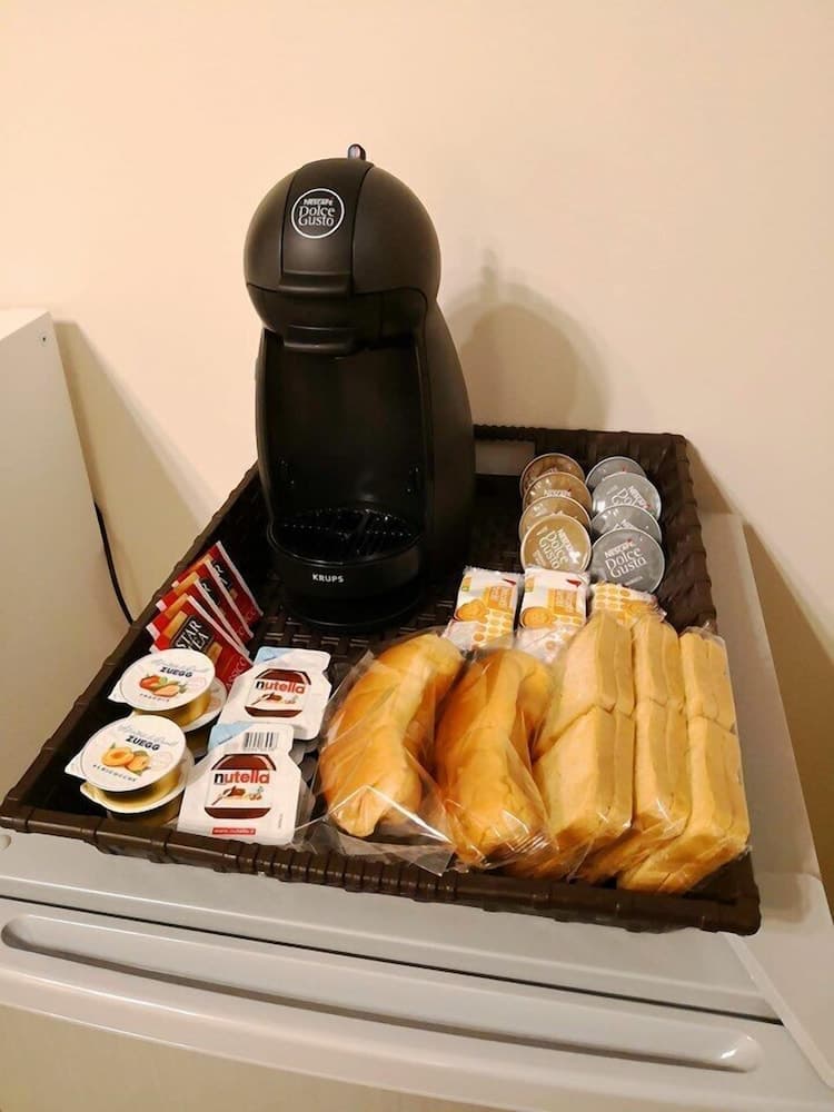 Kahve ve/veya kahve makinesi