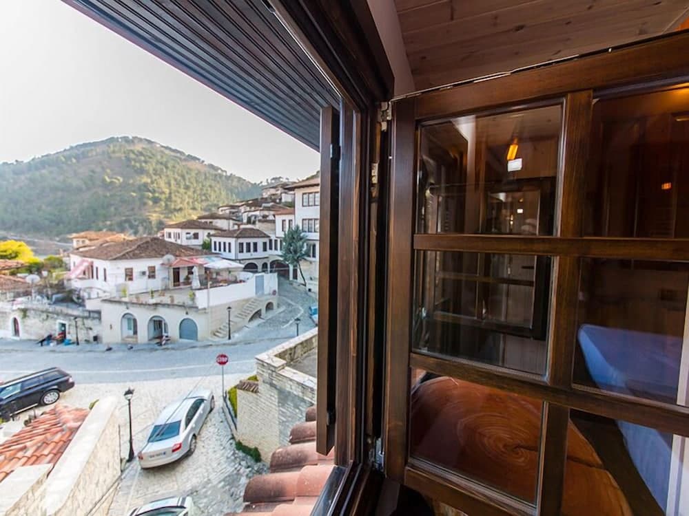 Heraklis Hotel