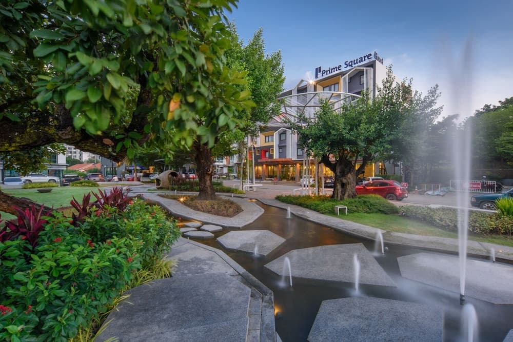 Prime Square Hotel