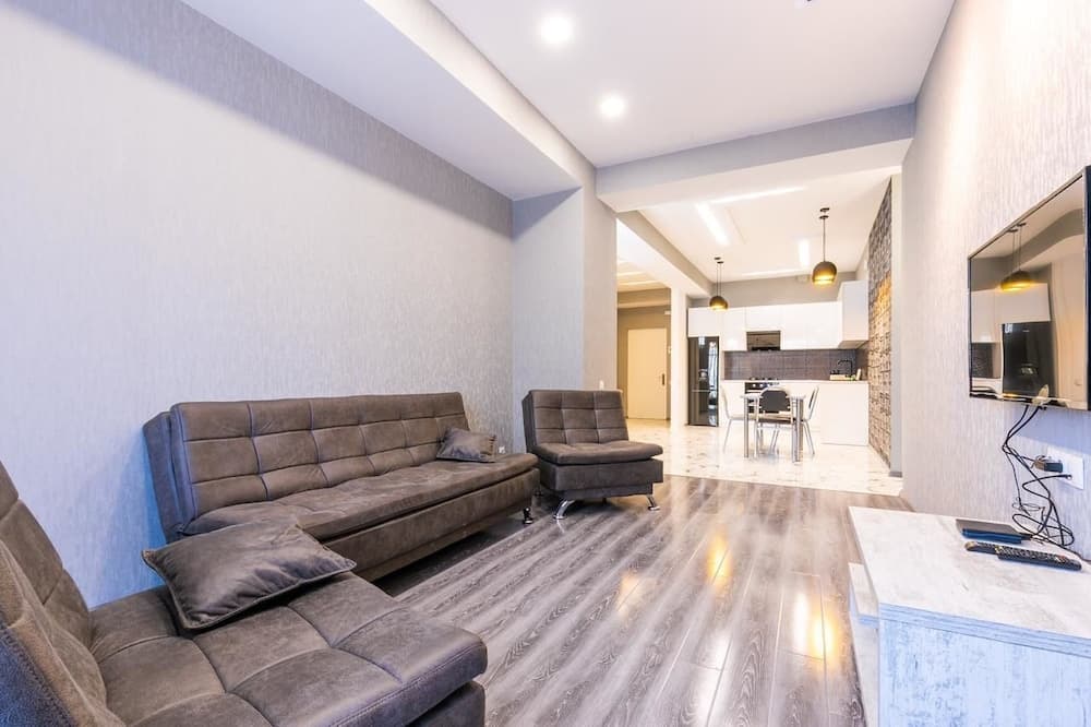 Apartment on Saakadze Square