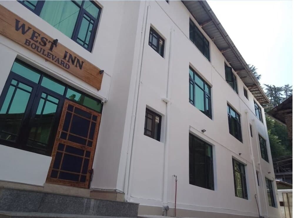 Hotel West Inn