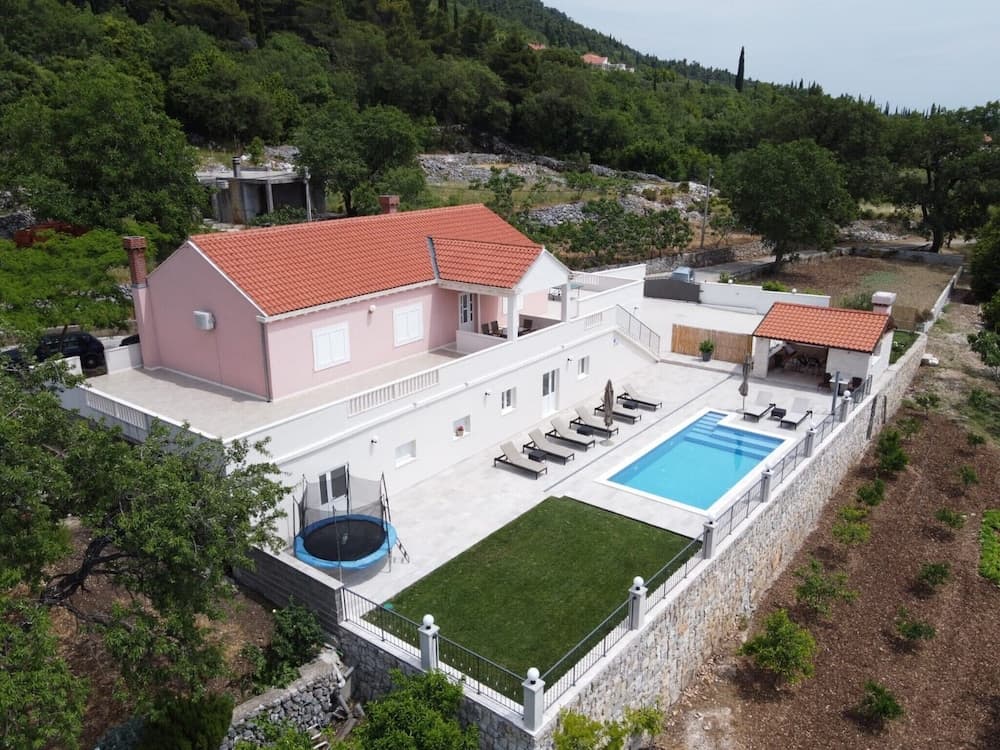 Villa Dragic