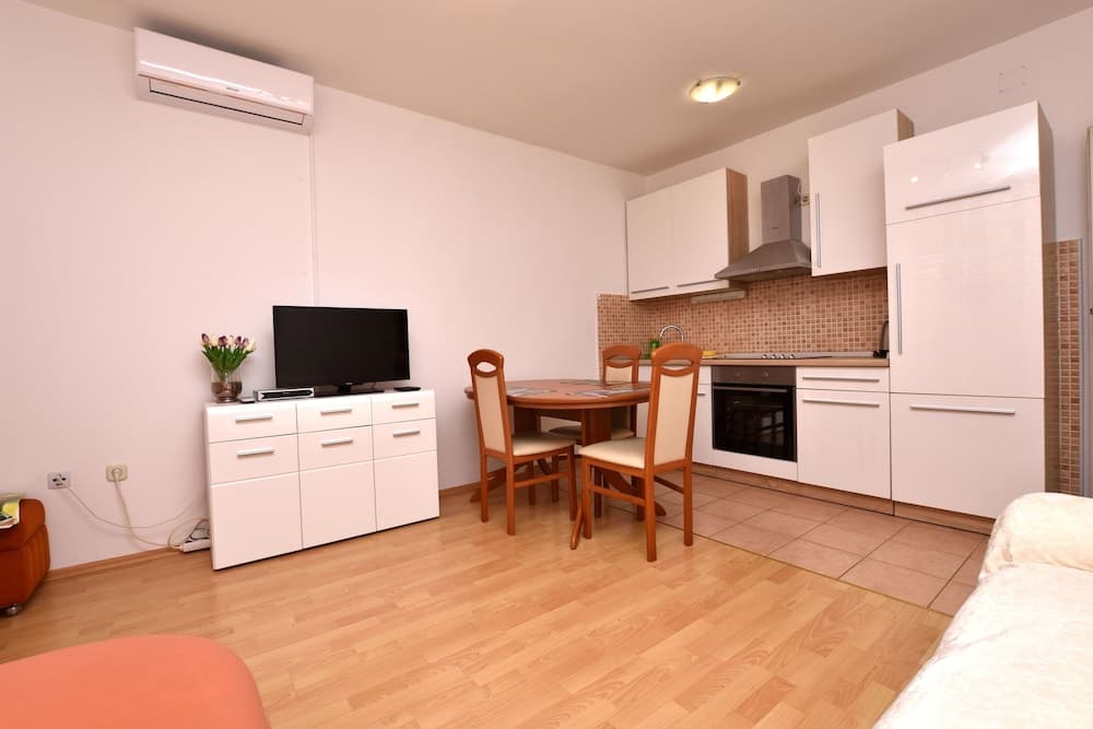Apartment Tome