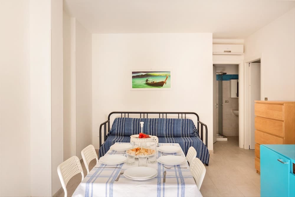 Odada yemek servisi