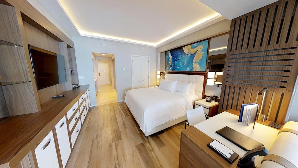 Beachfront Condo With Large Balcony