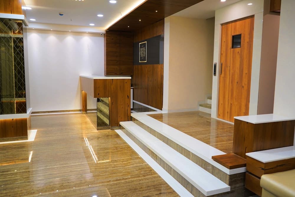 Hotel Royal Treat