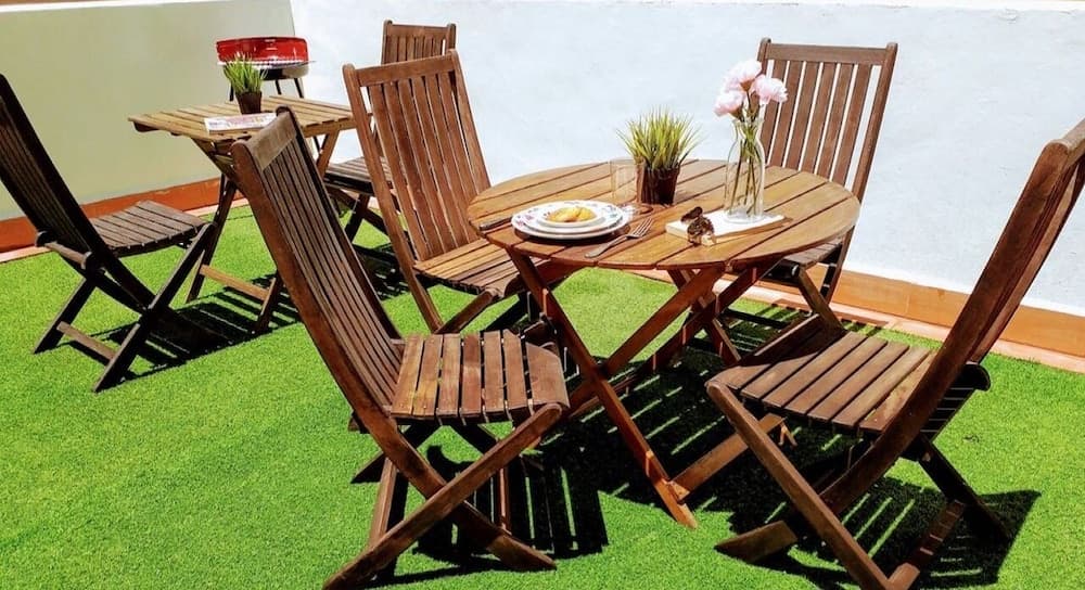 LARGE Apartment with large and sunny Terrace - Garden & Outdoor Gym, ALICANTE CENTER