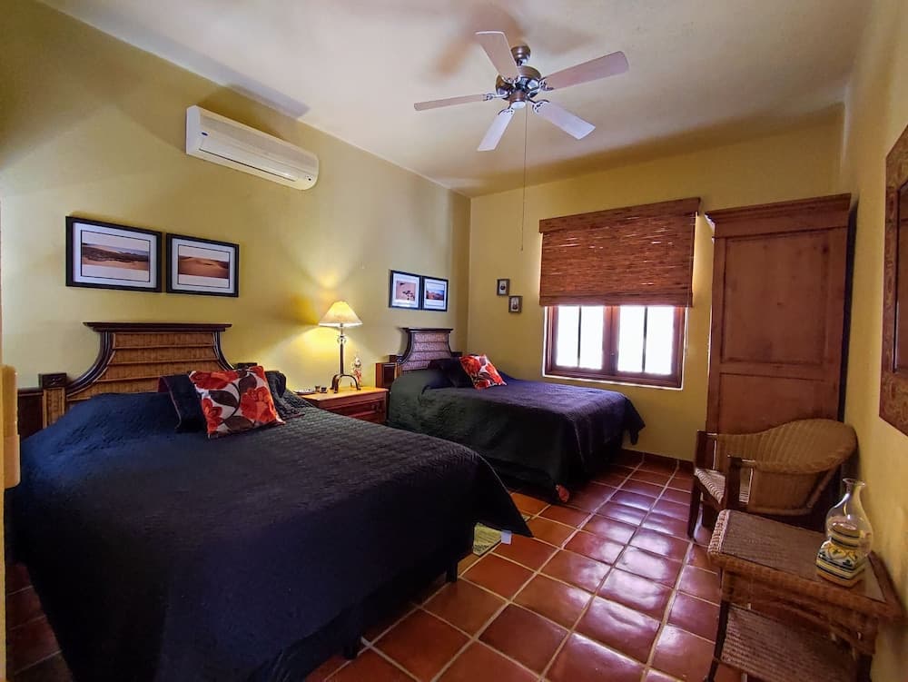 Casa Barcelona 2 BR by Casago