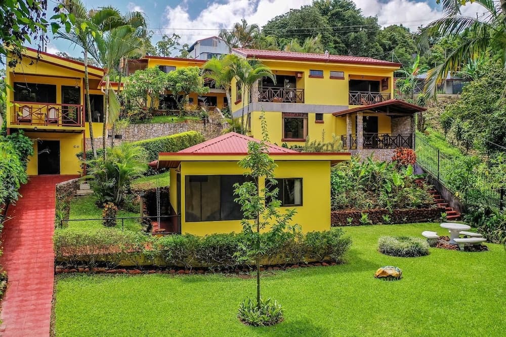 La Terraza Guest House B&B