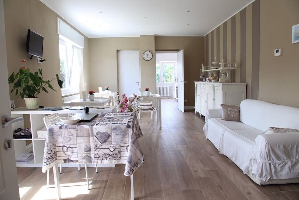 La Rosa Tra i Laghi B&B