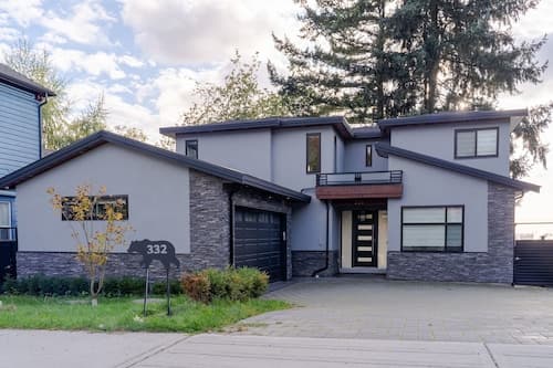 Luxury house with 3 bedrooms and 1 office