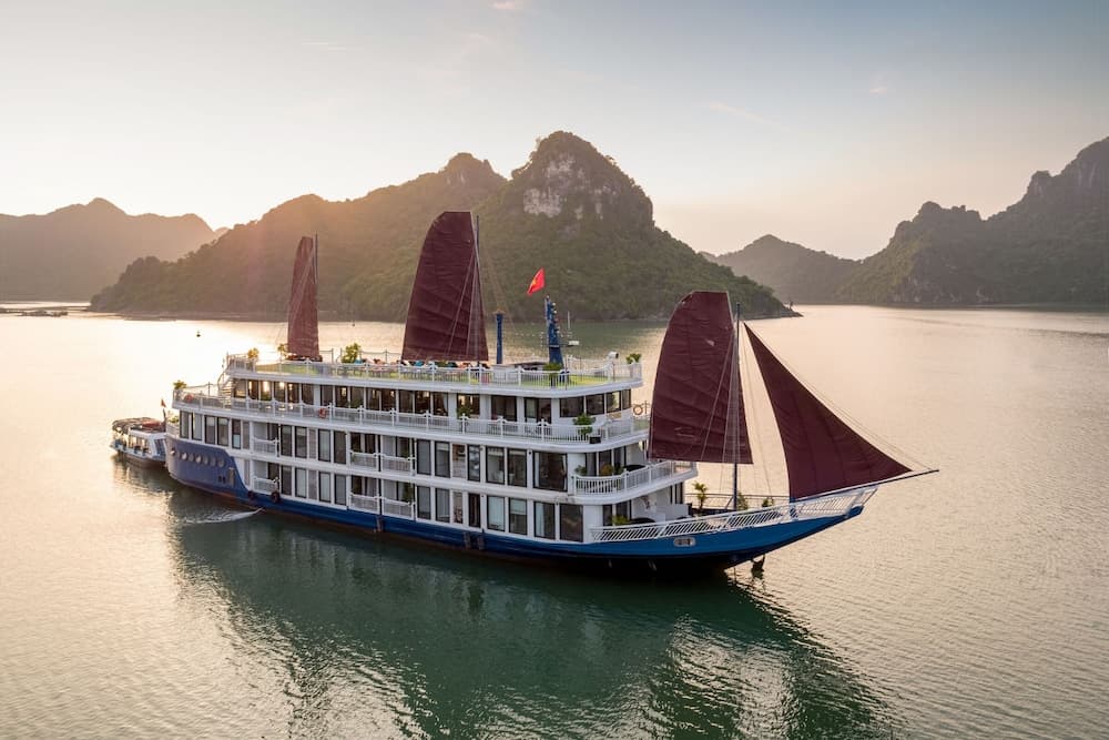 Verdure Lotus Luxury Cruise on Lan Ha Bay