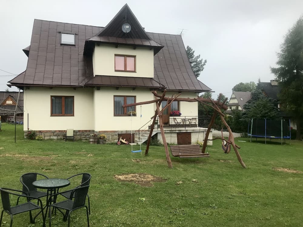 Konaklama yerinin ön cephesi