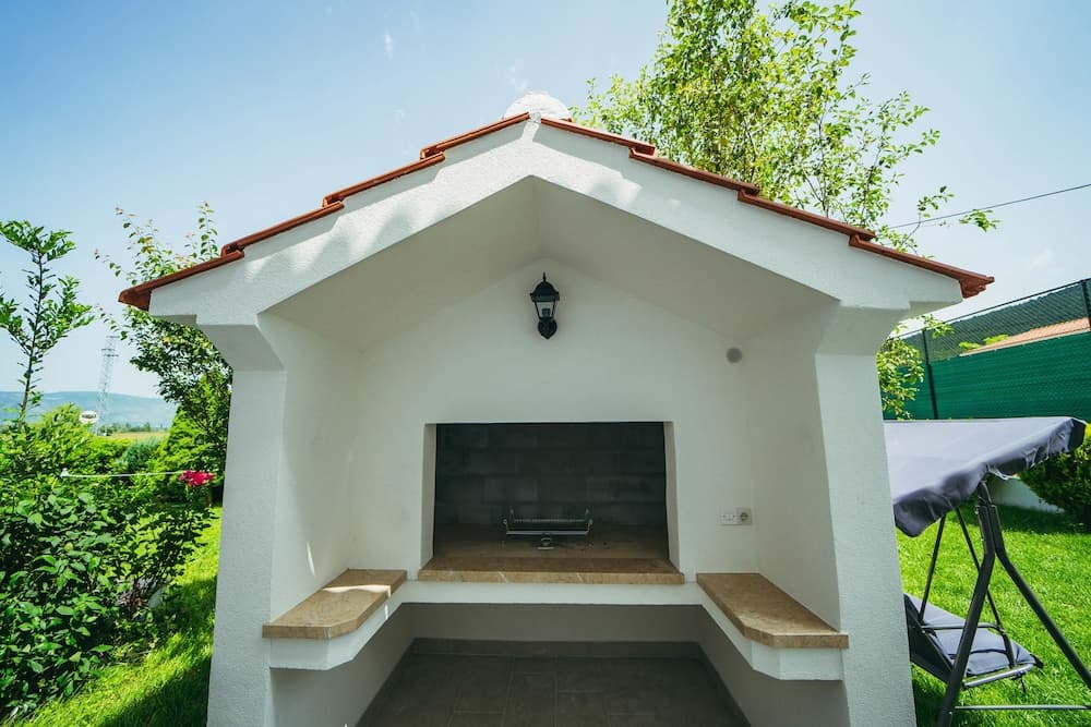 Barbekü/piknik alanı