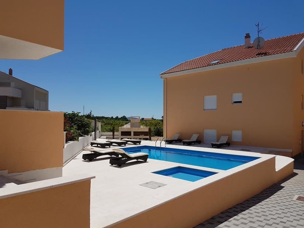 Apartments Orange
