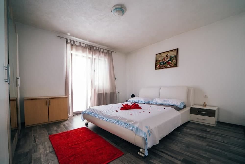 Holiday House Iva