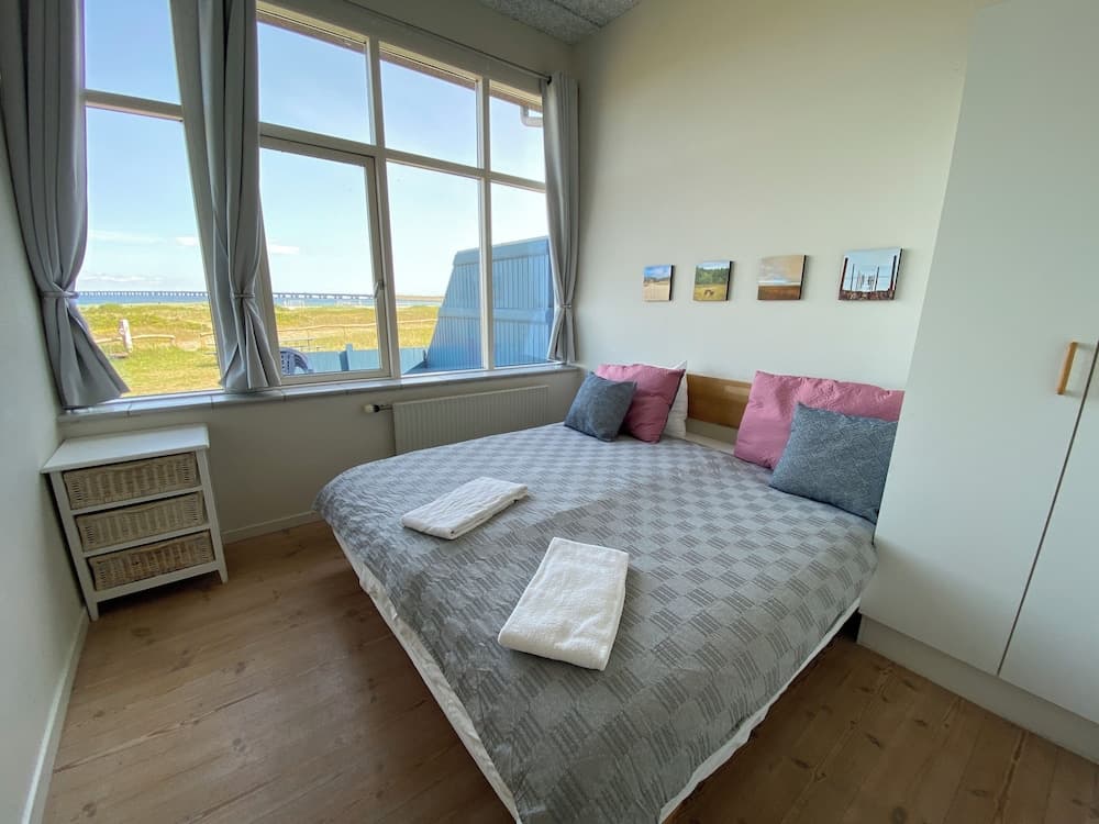Skaerven Beachfront Condos and Cottage