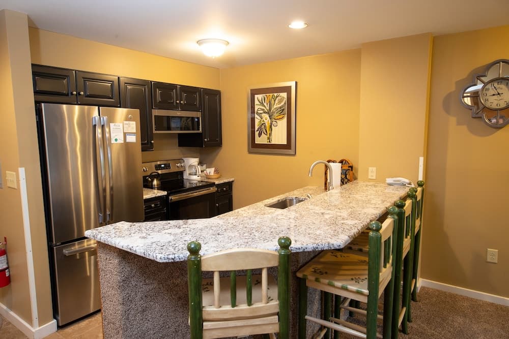 Mountain Lodge At Okemo-1br Newly Renovated 1 Bedroom Condo by RedAwning