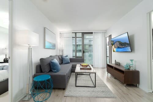 Modern Condo in Financial District