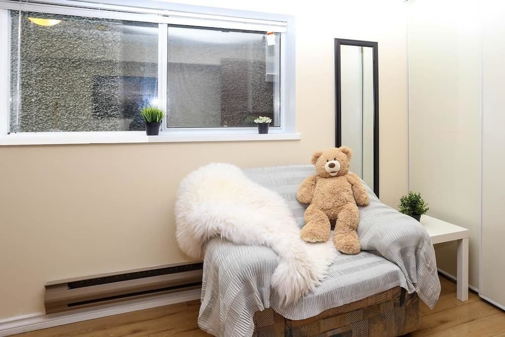 2bdr Suite UBC by Elevate Rooms