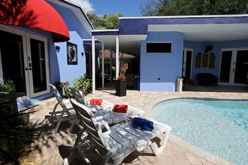 Fantasy Island Inn – Caters to Men
