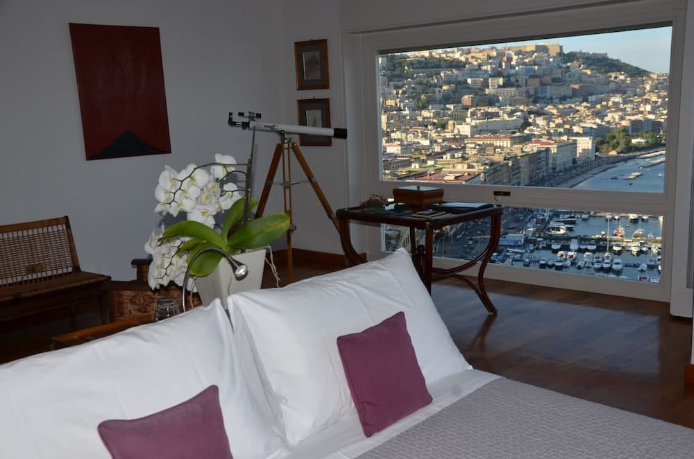 Suite 52
