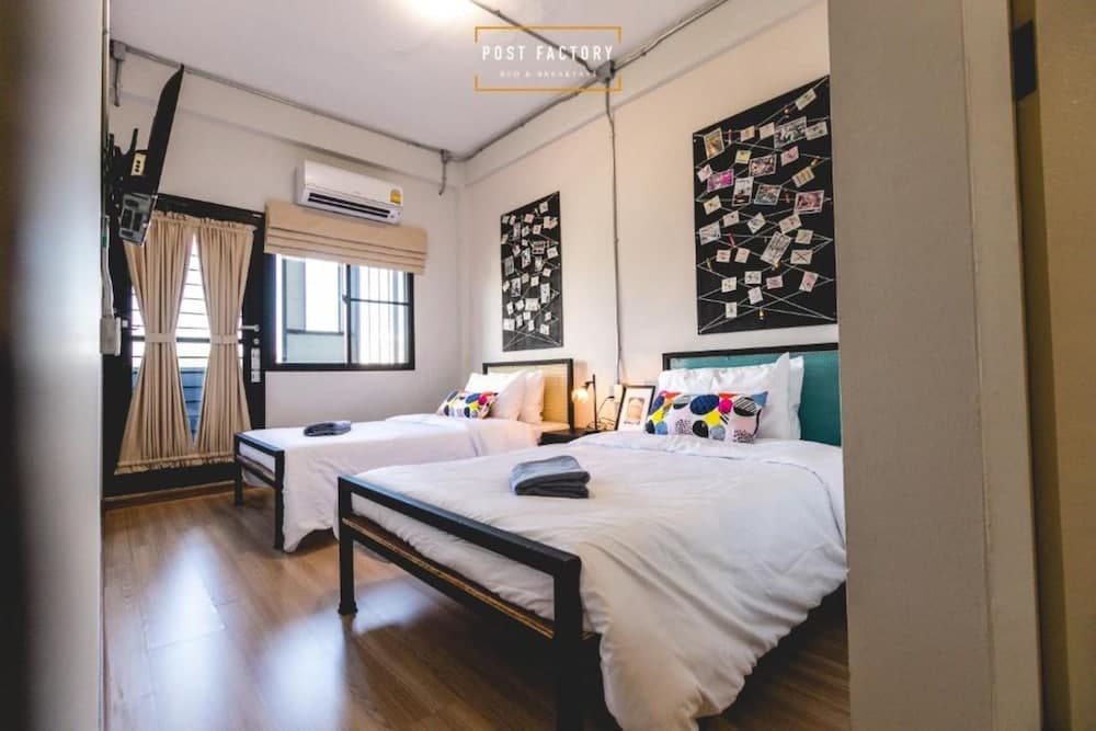 Post Factory Bed & Breakfast Sathorn Hostel - Adults Only