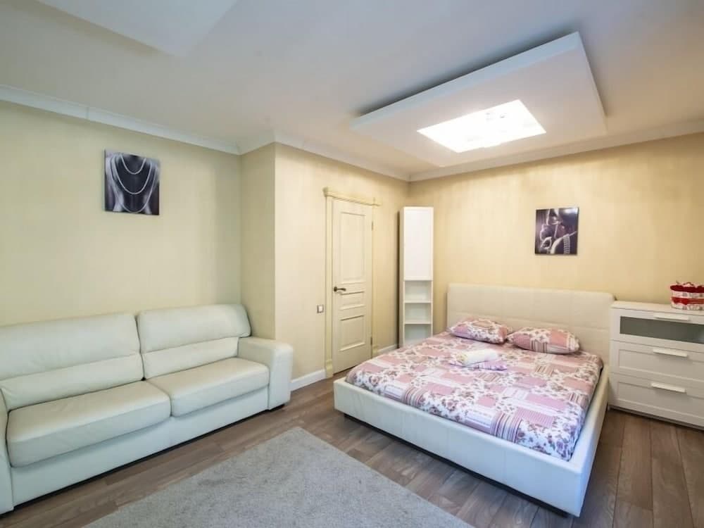 Apartment - Artsymovicha 5k1