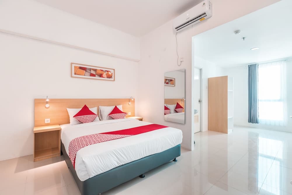 OYO Flagship 1170 The Habitat Karawaci