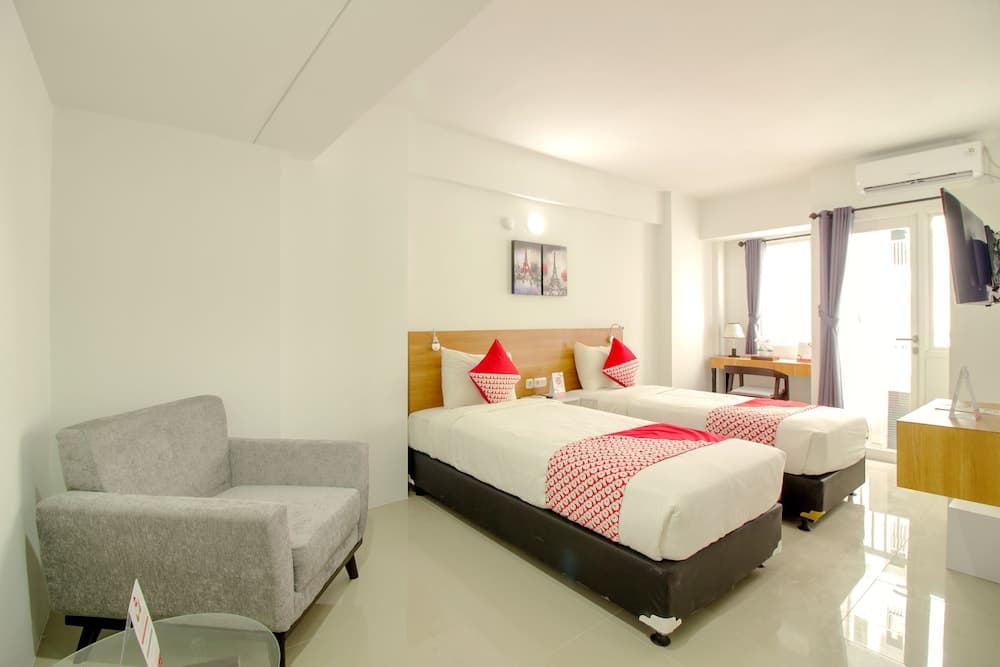 OYO Flagship 1260 Sentraland Karawang