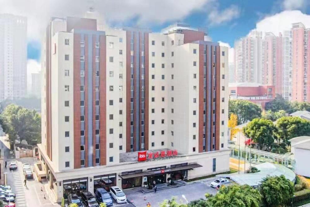 ibis Shanghai Lianyang