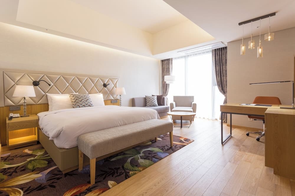 Charis Hotel