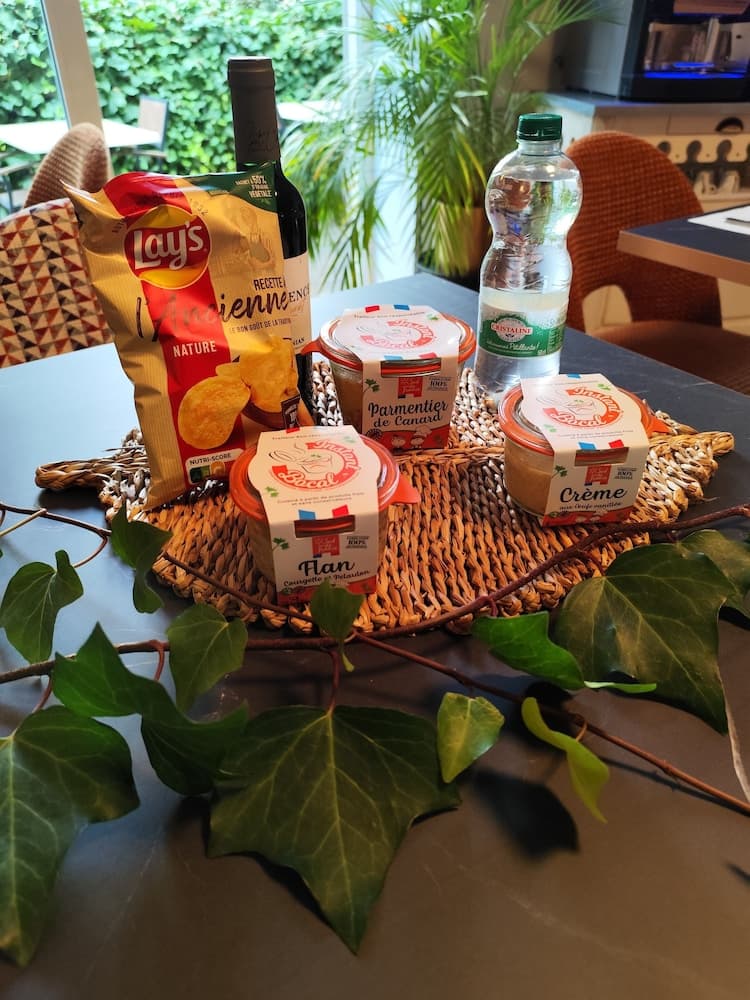 Odada yemek servisi