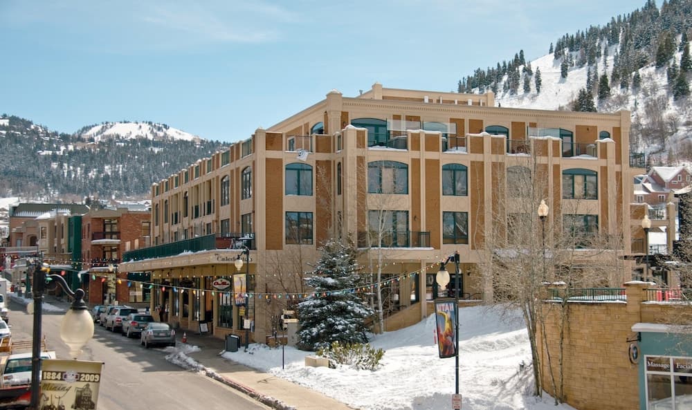 The Caledonian by All Seasons Resort Lodging