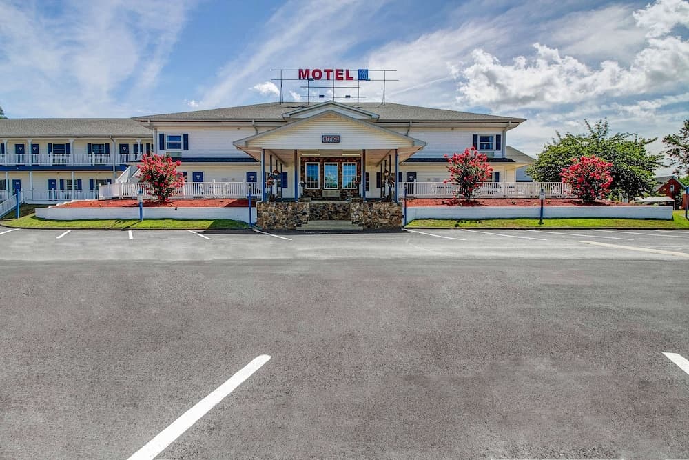 Motel 6 Front Royal, VA