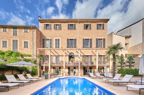 L'Avenida Hotel