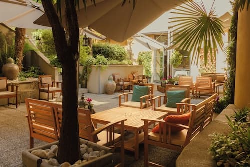 TownHouse 33 Boutique Hotel