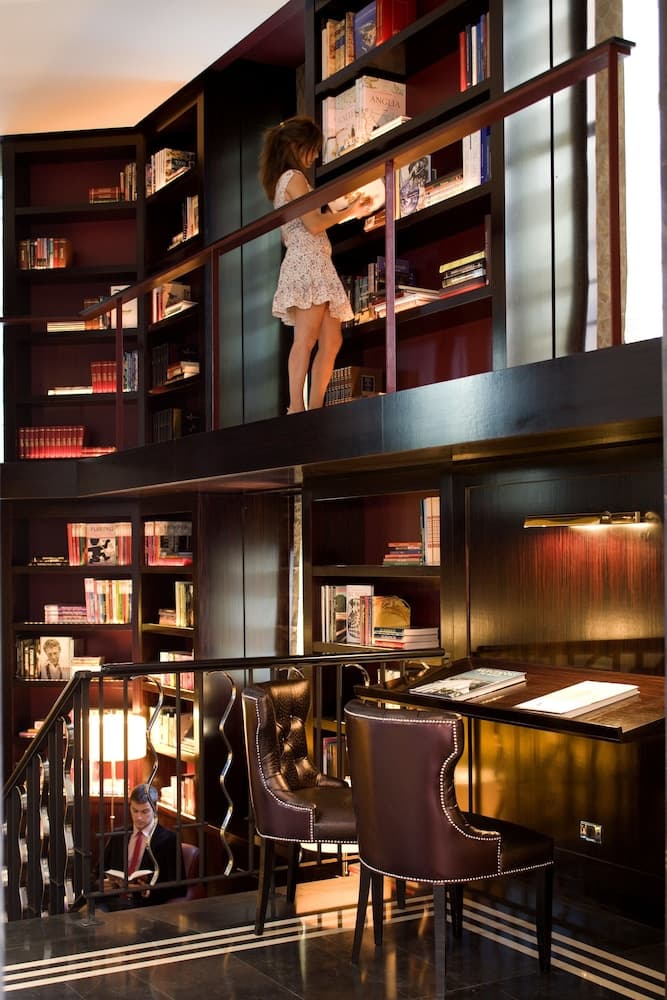 Lobi dinlenme salonu