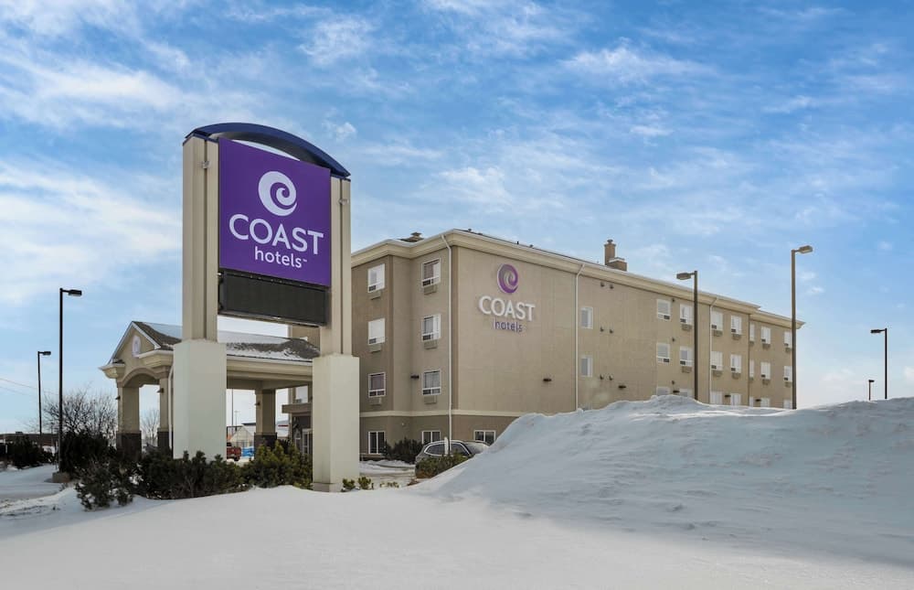 Coast Weyburn Hotel