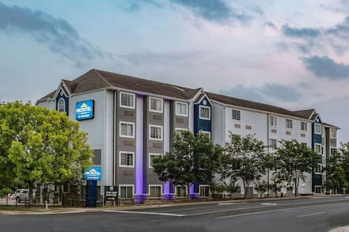 Microtel Inn & Suites by Wyndham Austin Airport