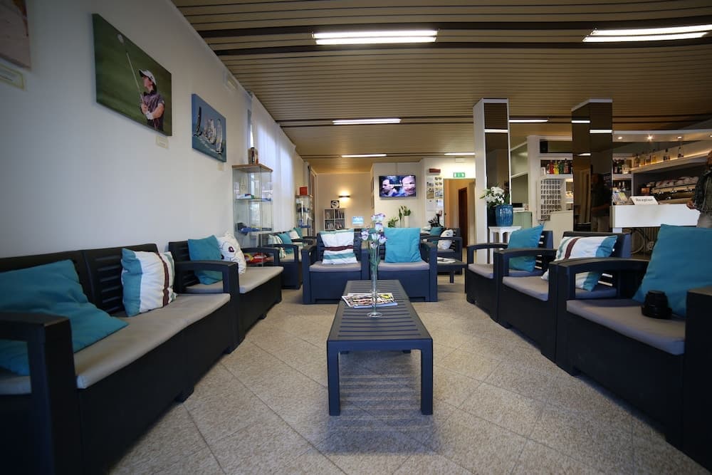 Lobi dinlenme salonu