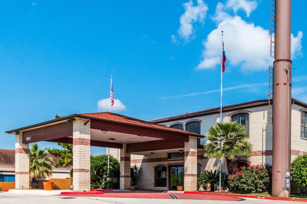 Quality Inn University near Downtown